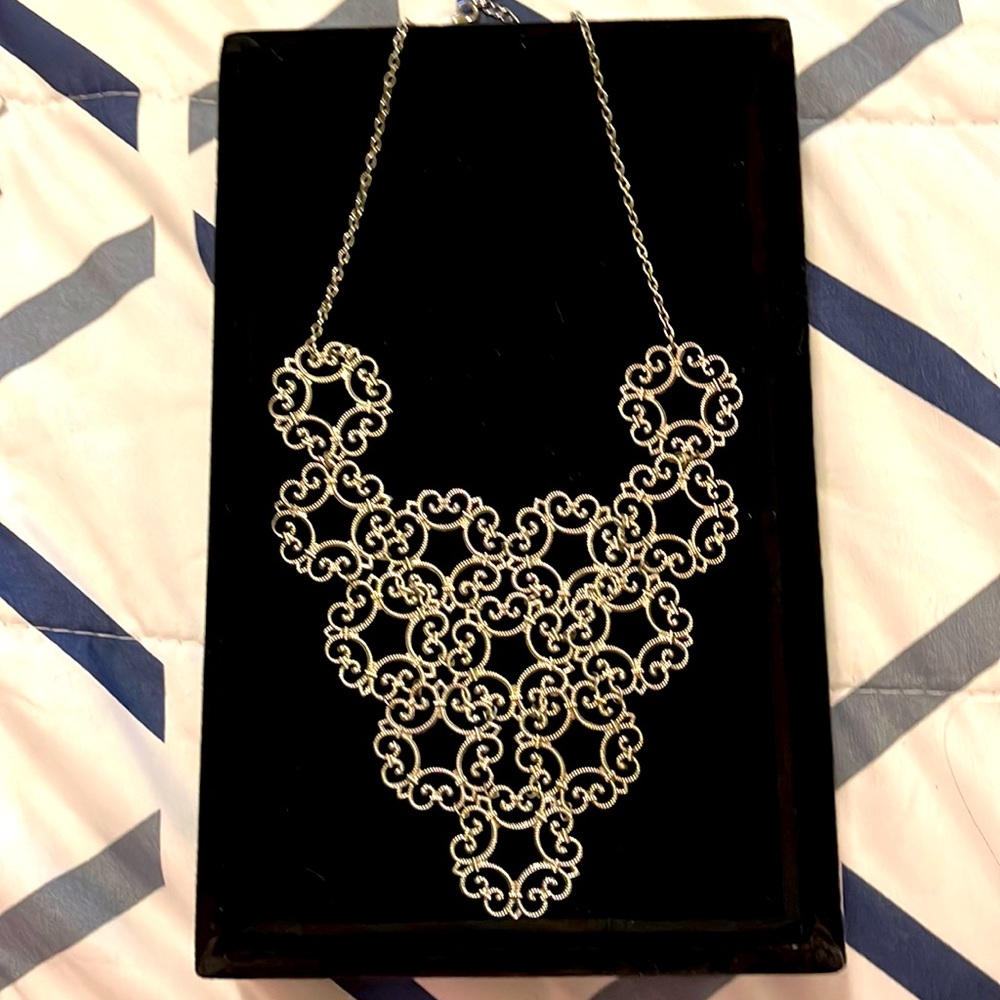 Beautiful The Limited necklace 🪬